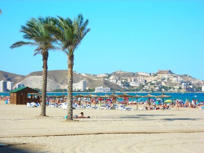 Beautiful villa, Spanish vibes, your private swimming pool (10x5) & guesthouse.