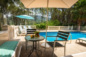 Property grounds - Cosy & comfy Villa with Spanish vibes, huge private pool & guesthouse optional. (La Barraca d'Aigüas Vives)
