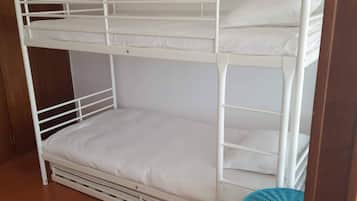 2 Schlafzimmer, Bügeleisen/Bügelbrett, Reisekinderbett, kostenloses WLAN