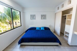 2 bedrooms, in-room safe, desk, iron/ironing board