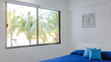 2 Schlafzimmer, Zimmersafe, Schreibtisch, Bügeleisen/Bügelbrett