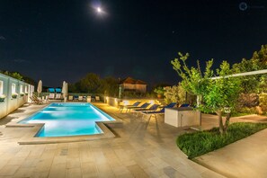 Utomhuspool