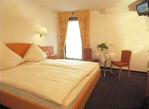 Room - Weinberghotel Nalbach (Reil)