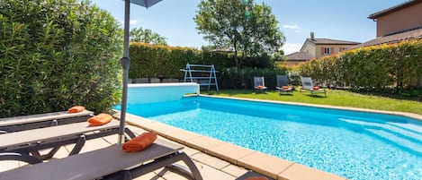 Piscine extérieure, piscine chauffée