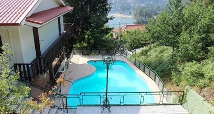 House with private pool and tennis court in Gerês