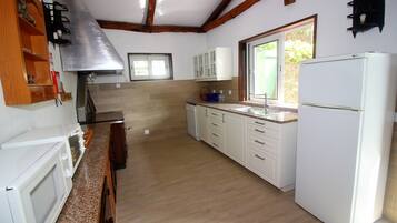 Fridge, microwave, dishwasher, coffee/tea maker