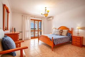 Room - CAN SERRA Spacious house with a pool and BBQ 3 km from Ibiza and Playa Den Bossa (Ibiza)