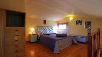 2 Schlafzimmer, BĂŒgeleisen/BĂŒgelbrett, WLAN, BettwĂ€sche
