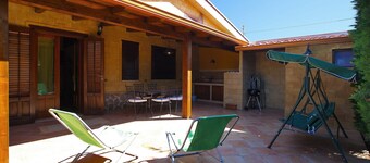 2 bedrooms, 2 Bathrooms Villa, near the Sea, Garden, AC, 10 minutes from Cefalu
