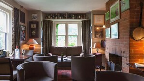 Unclassified image, 4 of 50, button - Ellington Lodge At The Concorde (Eastleigh)