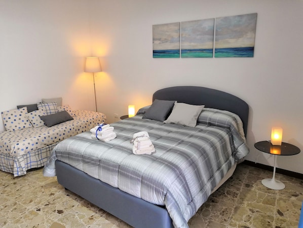 2 bedrooms, iron/ironing board, WiFi, bed sheets