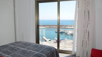 3 bedrooms, iron/ironing board, WiFi, wheelchair access