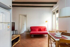 Interior - Tranquil & Cozy with balcony! Plaça Catalunya. RI. (Barcelona)