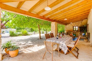 Outdoor dining - PORXET In the heart of the island, an oasis of peace with a swimming pool for 6 (Inca)