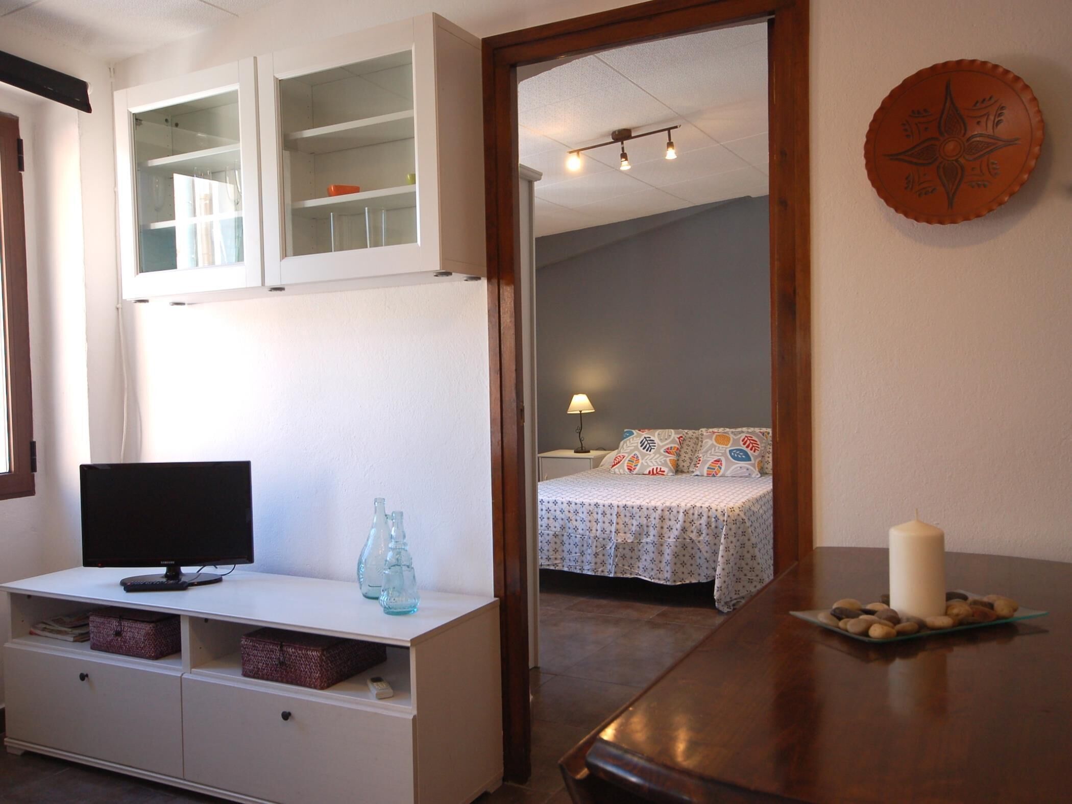 2 bedrooms, iron/ironing board, Internet, bed sheets