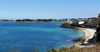 La Maison de l'Aber, at the edge of Aber Wrach, sea view