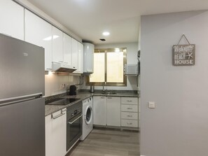 Frigorifero, microonde, forno, macchina per tè/caffè