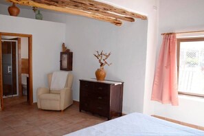 Room - CAN PERE Authentic country house with a pool, just 6 km from the nearest beach (Sant Joan de Labritja)