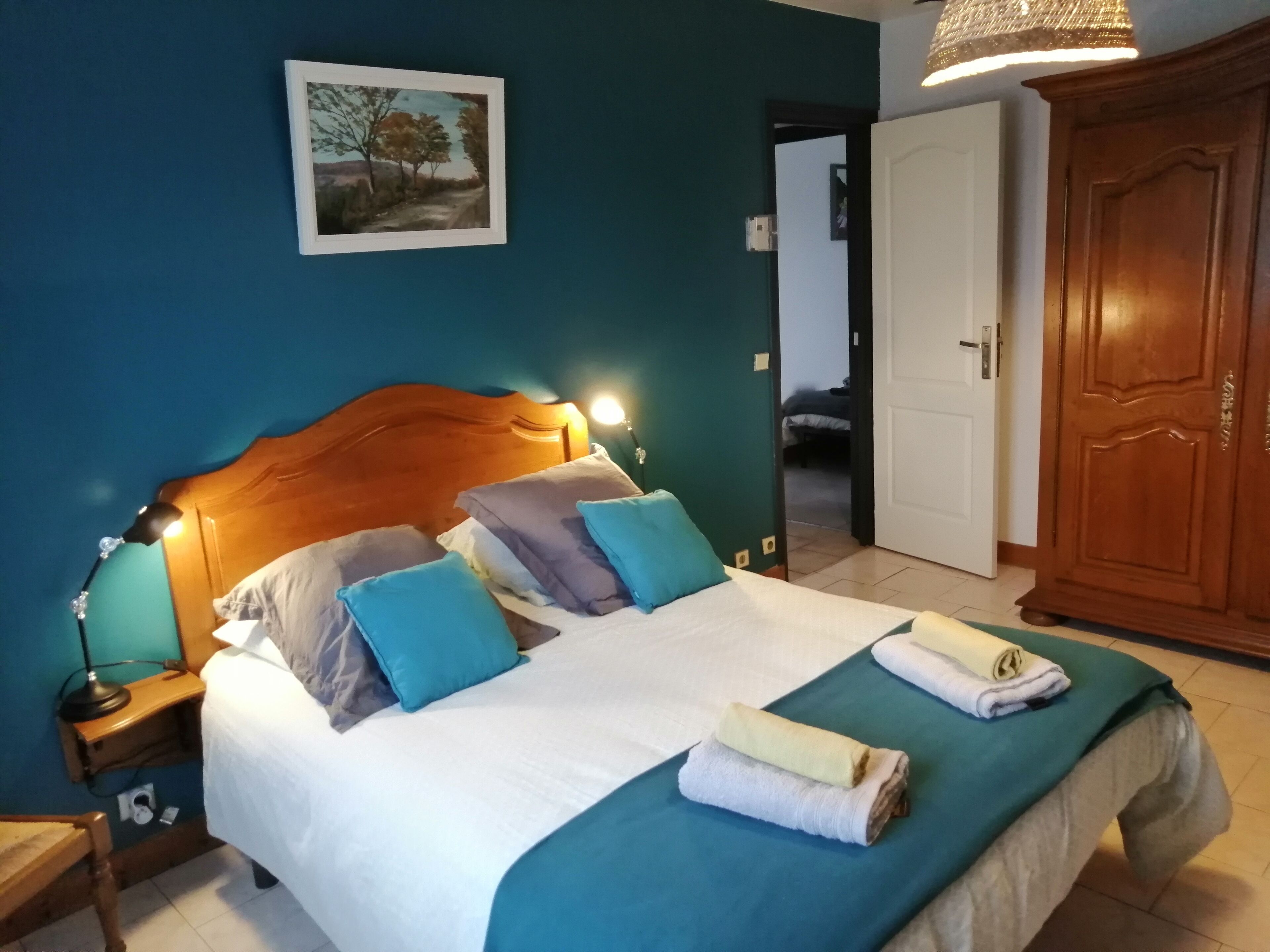 6 chambres, fer et planche à repasser, Wi-Fi gratuit, draps fournis