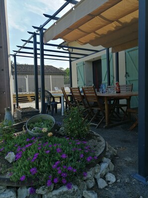 Outdoor dining - Country vacations (CAHUZAC)