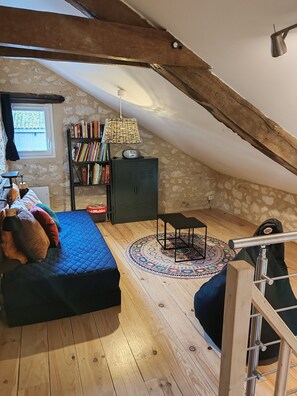 TV, table tennis, books, stereo