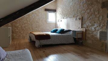 5 makuuhuonetta, silitysrauta/-lauta, ilmainen Wi-Fi, vuodevaatteet