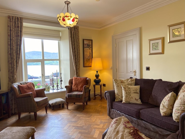 Dolly's Cottage On The Bay - Rostrevor