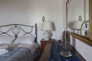 1 bedroom, WiFi, bed sheets - Apartment in two-room villa called Lipari 4/5 beds (Reitano)