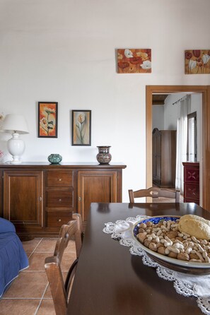 Dining - Apartment in two-room villa called Lipari 4/5 beds (Reitano)