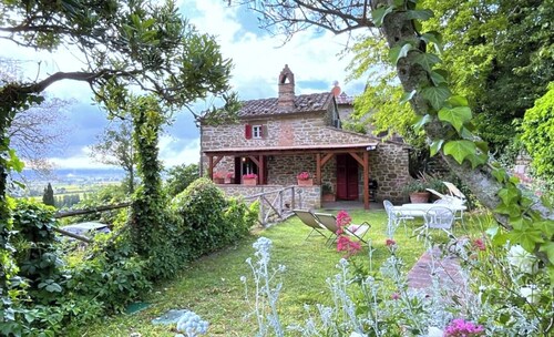 Casa Fontelunga, Tuscan holiday villa with private pool