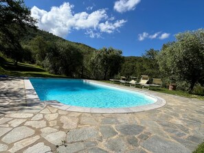 Outdoor pool - Casa Fontelunga, Tuscan holiday villa with private pool (cortona)