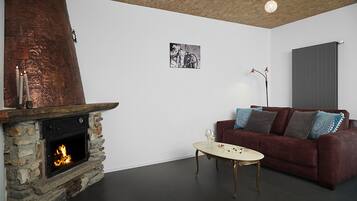 Smart-TV, Kamin, Bücher