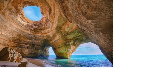 بالقرب من الشاطئ