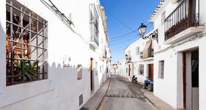 Casa Roberto, Altean vanhakaupunkikeskus merinäköalalla 2 askeleen päässä rannasta