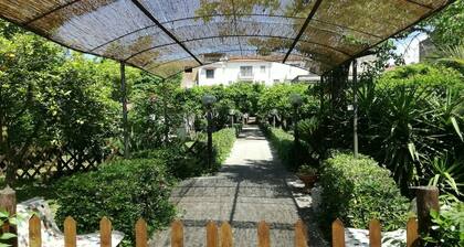 Residenza Caserta Sud - Apartment with garden