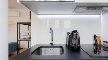 冰箱、微波炉、烤箱、洗碗机