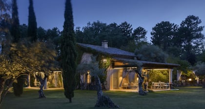 VAQUERIA CANTAELGALLO - HABITACION EL CASTAÑO