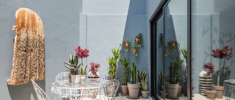 屋外ダイニングエリア