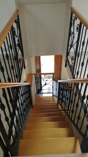 An oasis of peace in the city center with parking space