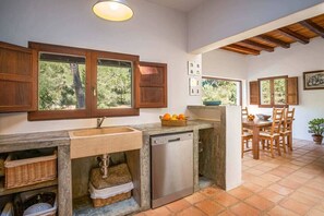 Private kitchen - CAN FONT Cozy house with pool in a quiet area close to Santa Gertrudis village (Santa Gertrudis)