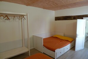 1 bedroom, desk, iron/ironing board, free WiFi - Small vintage nest - BADIA N. 8  (Modena)