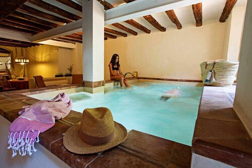 Terrissaire terrace and access to indoor swimming