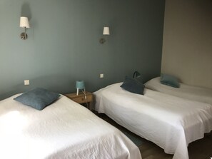 5 Schlafzimmer, Bügeleisen/Bügelbrett, Reisekinderbett, WLAN