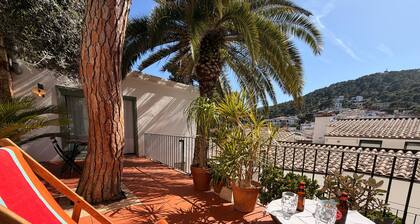 Recently renovated Duplex-Garden 50m Tamariu beach
