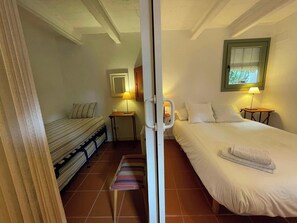 2 chambres, fer et planche Ă repasser, Wi-Fi, draps fournis