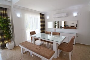 تناول الطعام