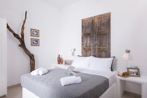 2 bedrooms, iron/ironing board, free WiFi, bed sheets - MORFES HOUSE firostefani (santorini)