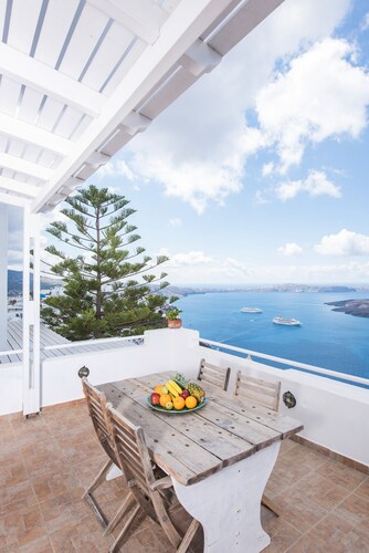 CASA MORFES FIROSTEFANI