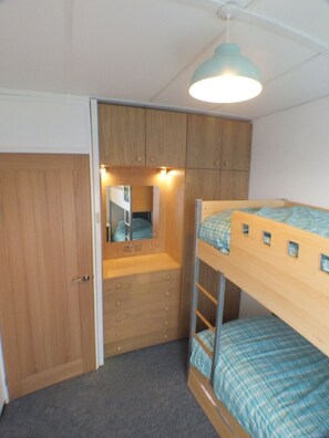 2 bedrooms, travel cot, bed sheets -  Chalet Cwtch, a cosy 5 bed holiday cottage in Roch, Pembrokeshire (Roch)
