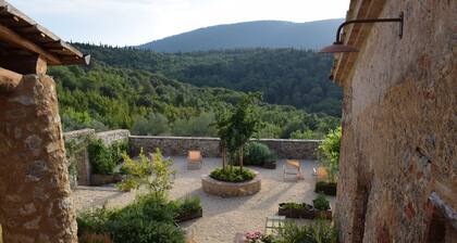 Montestigliano, an authentic farmhouse in the heart of Tuscany, is an oasis of peace and beauty that offers its guests refined residences and an enchanting view